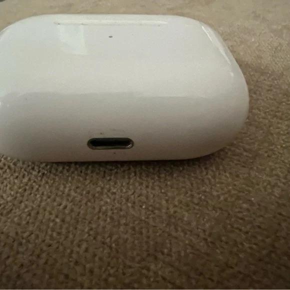 Apple White AirPod Pro Charging Case + Headphones - Picture 9 of 11